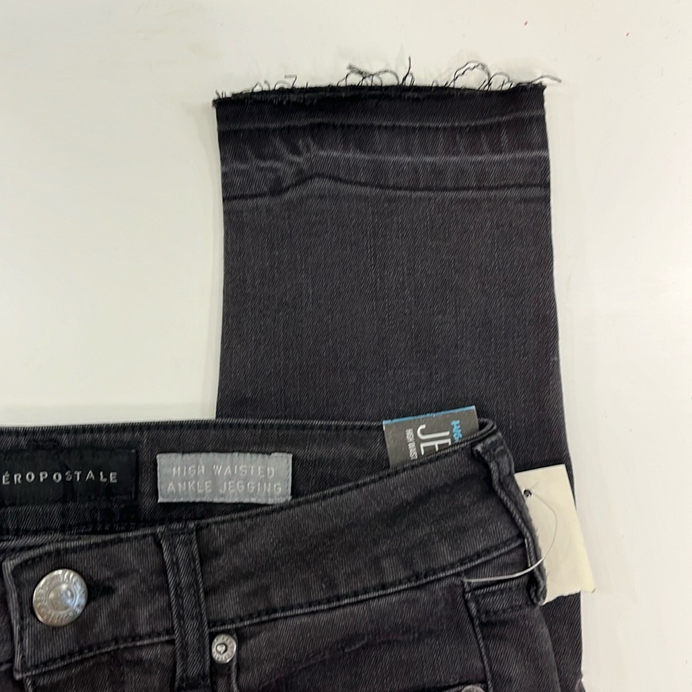 NEW Aeropostale High Wasted Seriously Stretchy Classic Black Jeggings, Size 2 - Picture 7 of 10